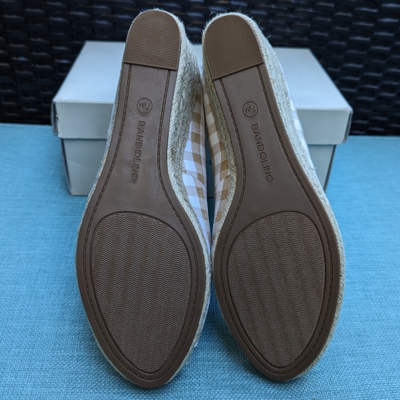 NWOT 7.5M Bandolino Peep Toe, Slip On Wedge White & Tan Espadrilles - Picture 7 of 10